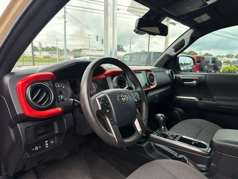 Used 2019 Toyota Tacoma TRD Sport w/ Technology Package RWD image 29