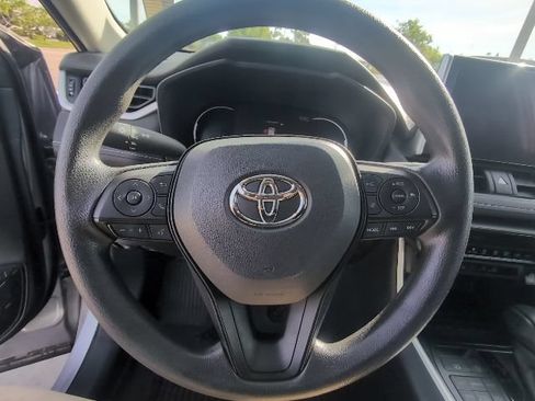 Used 2025 Toyota RAV4 LE AWD/4WD image 13
