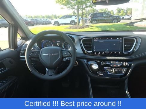 Used 2026 Chrysler Pacifica Limited w/ S Appearance Package AWD/4WD image 10