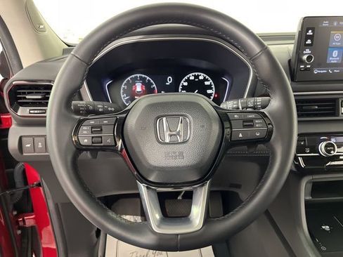 Used 2025 Honda Pilot Touring image 21