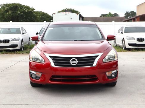 Used 2013 Nissan Altima 2.5 SL w/ Technology Pkg FWD image 2