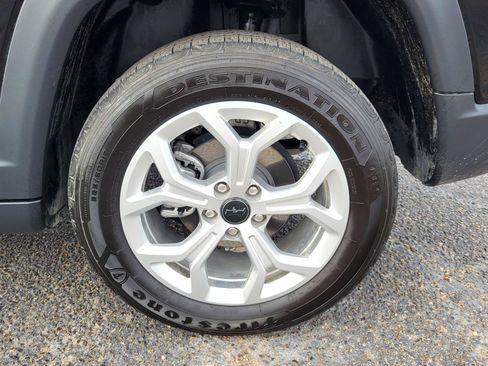 Used 2025 Jeep Compass Latitude AWD/4WD image 31