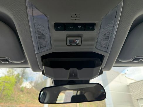 Used 2022 Toyota RAV4 LE image 31