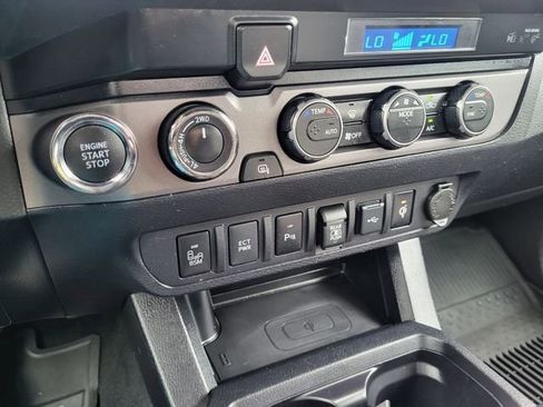 Used 2021 Toyota Tacoma TRD Off-Road w/ Technology Package image 18