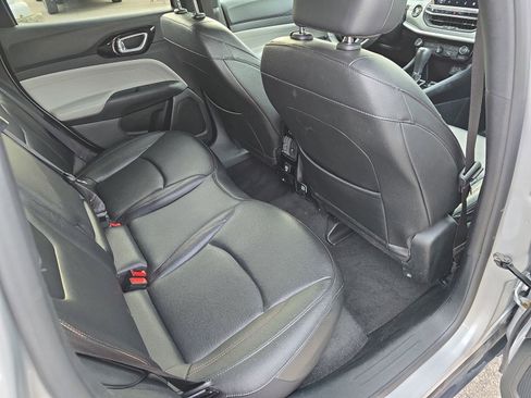 Used 2024 Jeep Compass Limited image 12