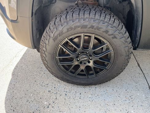 Used 2016 Jeep Renegade Latitude AWD/4WD image 8
