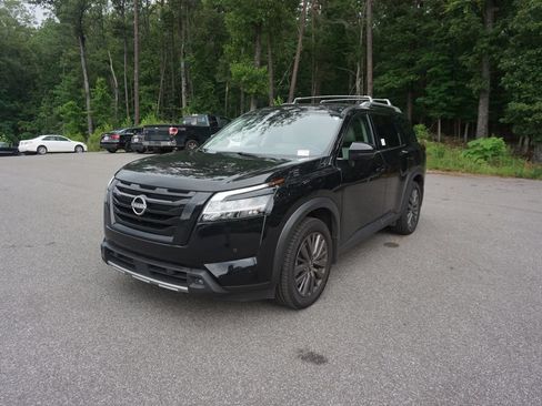 Used 2023 Nissan Pathfinder SL w/ SL Premium Package FWD image 25
