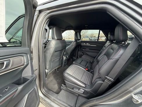 Used 2025 Ford Explorer ST-Line w/ ST-Line Street Pack image 22