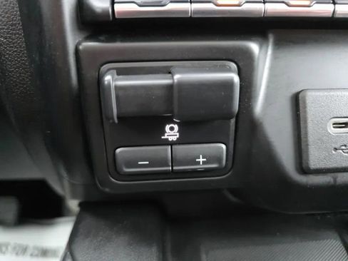 Used 2020 GMC Sierra 1500 SLT image 31