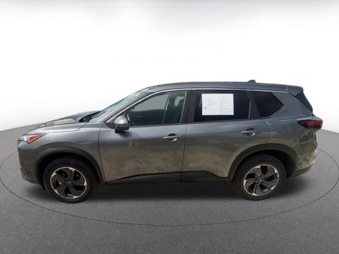 Used 2025 Nissan Rogue SV FWD image 9
