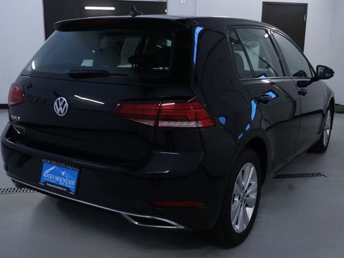 Used 2021 Volkswagen Golf 4-Door image 7