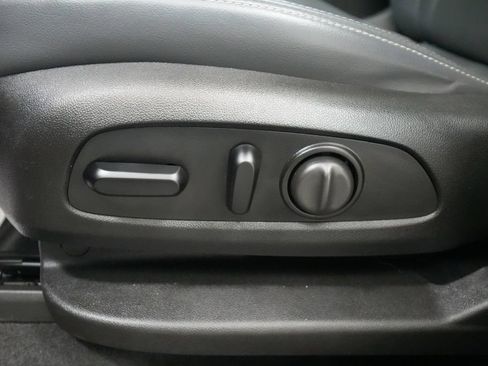 Used 2018 Buick Enclave Premium w/ Experience Buick Package FWD image 17