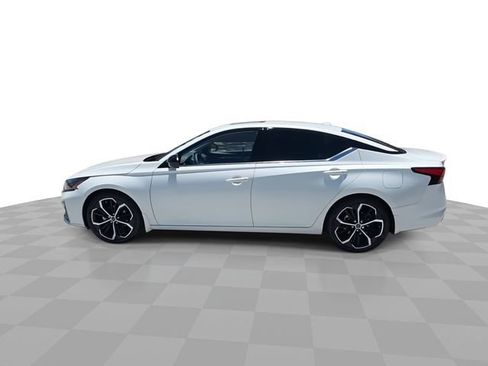 Used 2023 Nissan Altima 2.5 SR w/ SR Premium Package FWD image 5