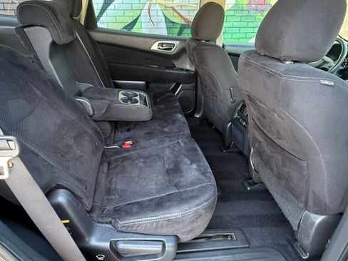 Used 2016 Nissan Pathfinder SV image 42