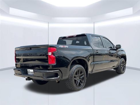 Used 2022 Chevrolet Silverado 1500 Custom w/ LPO, Dark Essentials Package AWD/4WD image 5