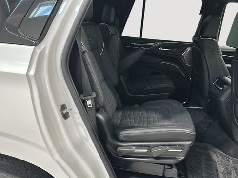 Used 2023 Cadillac Escalade Sport Platinum AWD/4WD image 25