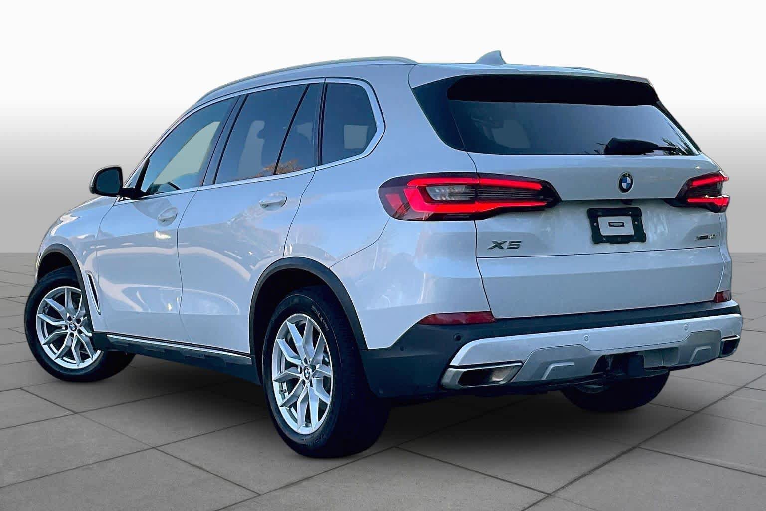 Used 2022 BMW X5 xDrive40i w/ Luxury Seating Package AWD/4WD image 11