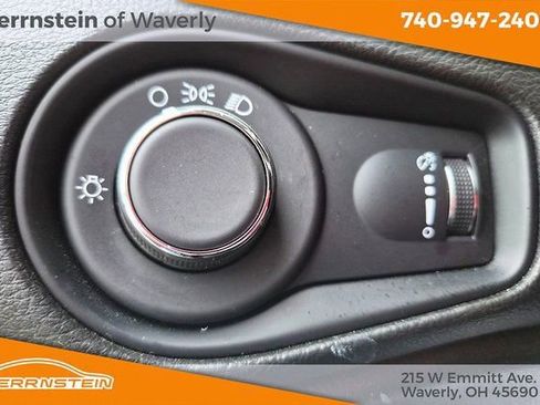 Used 2023 Jeep Renegade Latitude image 17