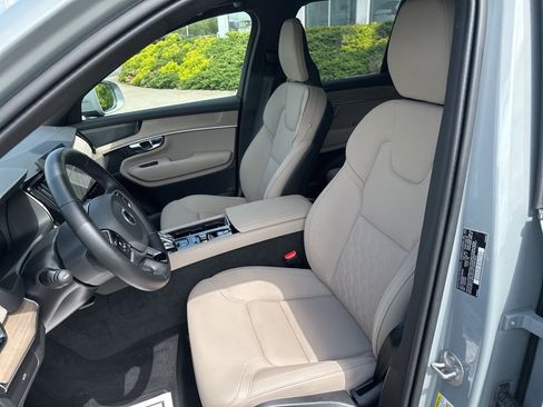 Certified 2025 Volvo XC90 B6 Plus AWD/4WD image 22