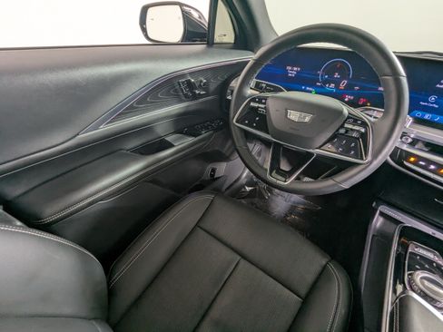 Used 2024 Cadillac Lyriq Luxury RWD image 10