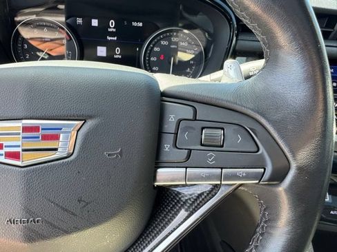 Used 2023 Cadillac XT6 Sport w/ Technology Package AWD/4WD image 31