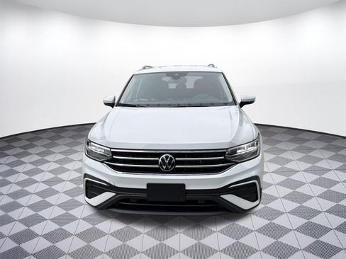 Used 2024 Volkswagen Tiguan SE AWD/4WD image 5