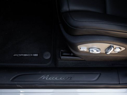 New 2026 Porsche Macan image 21