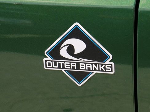 New 2025 Ford Bronco Outer Banks image 9