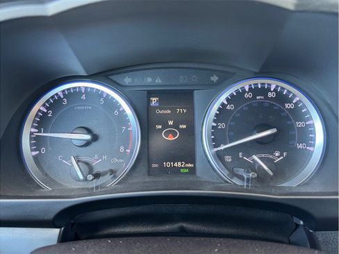 Used 2017 Toyota Highlander XLE FWD image 16