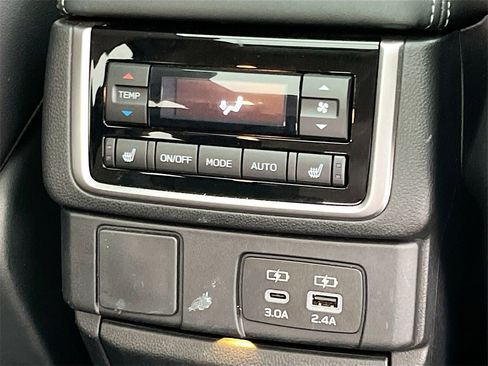 Used 2024 Subaru Ascent Limited w/ Technology Package image 27