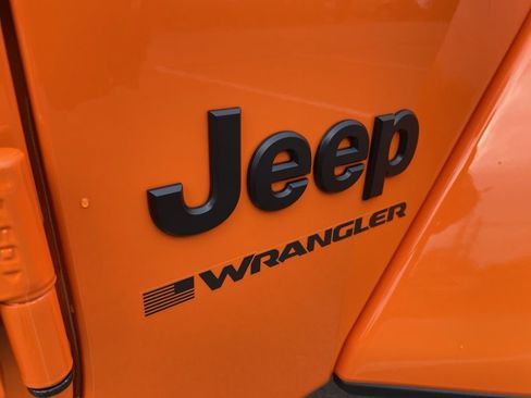 New 2025 Jeep Wrangler Unlimited Sahara w/ Safety Group AWD/4WD image 10