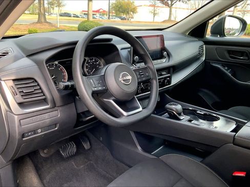 Used 2024 Nissan Rogue S image 15