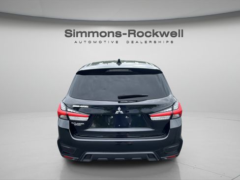 Used 2022 Mitsubishi Outlander Sport ES FWD image 3