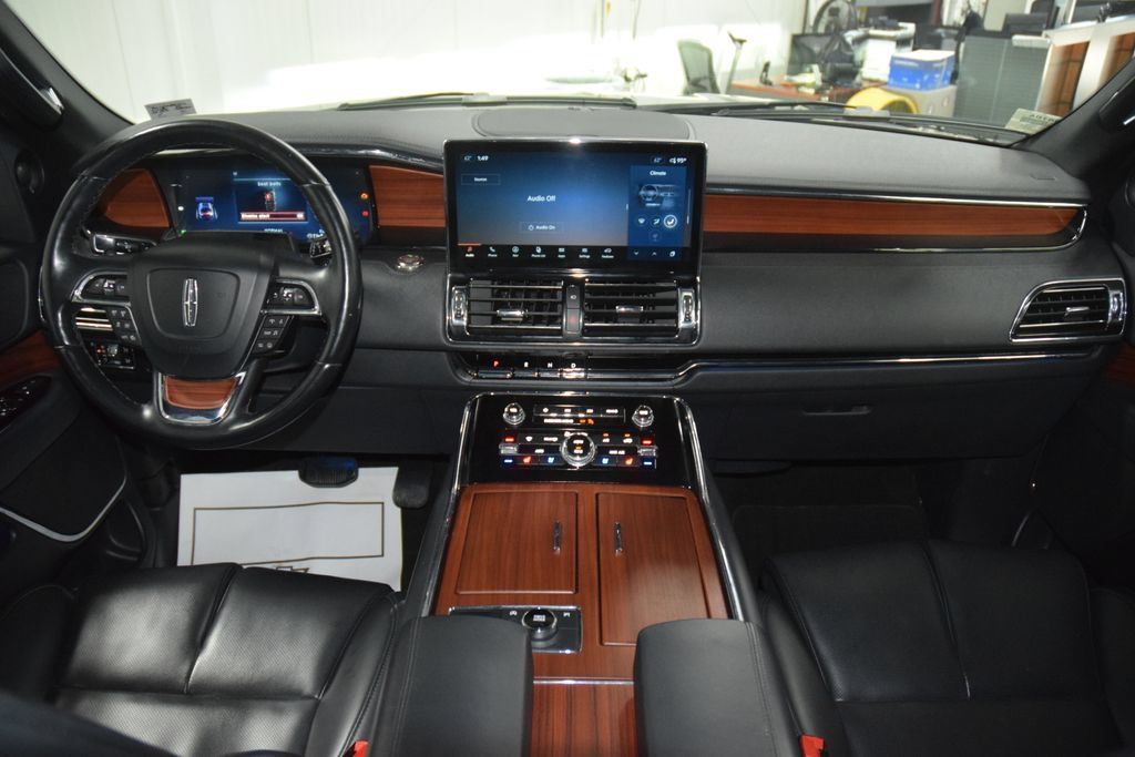 Used 2024 Lincoln Navigator L 4WD image 30