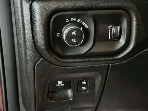 Used 2020 RAM 1500 Big Horn AWD/4WD image 17