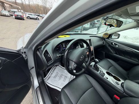 Used 2015 INFINITI Q50 2.0t w/ Moonroof Package image 9