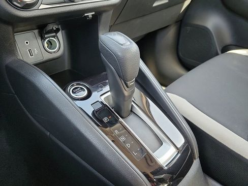 Used 2022 Nissan Versa SV image 25