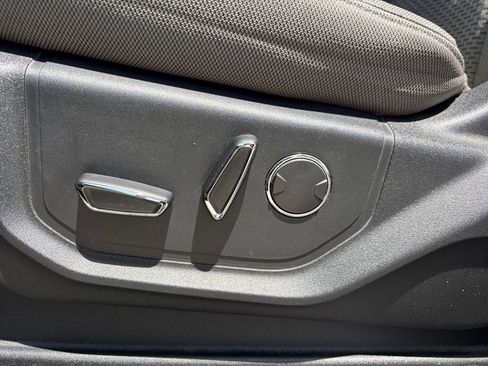 Used 2018 Ford F150 XLT w/ Equipment Group 302A Luxury AWD/4WD image 11