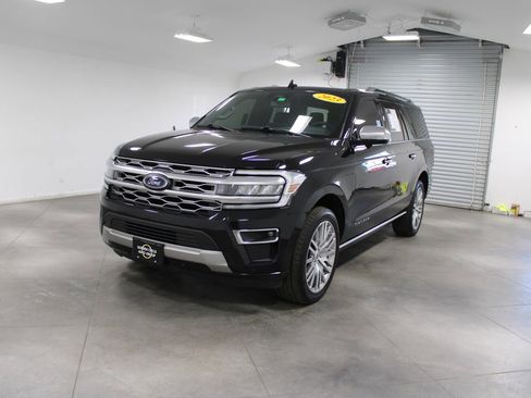 Used 2023 Ford Expedition Max Platinum image 4