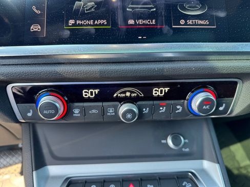 Used 2022 Audi Q3 2.0T Premium image 18