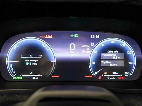 New 2025 Toyota Crown Signia image 28