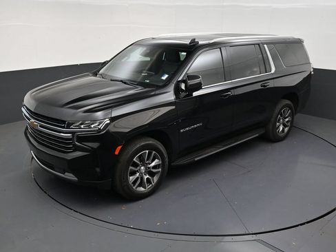 Used 2024 Chevrolet Suburban LT w/ LT Signature Package RWD image 11