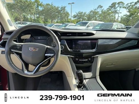 Used 2020 Cadillac XT6 Premium Luxury FWD image 14