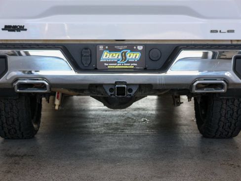 Used 2021 GMC Sierra 1500 SLE w/ X31 Off-Road Package AWD/4WD image 10