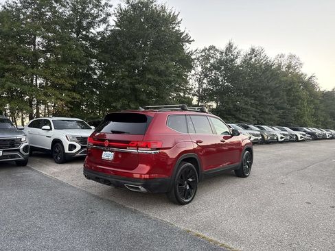 Used 2024 Volkswagen Atlas SE AWD/4WD image 8