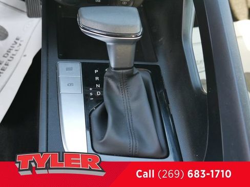 Used 2022 Hyundai Elantra SEL FWD image 29