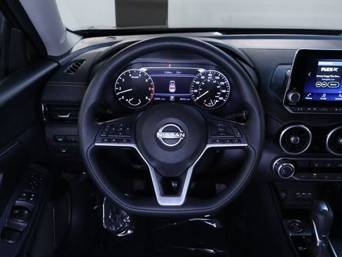 Used 2025 Nissan Sentra SV FWD image 17