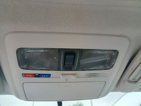 Used 2017 Subaru Forester 2.5i Premium w/ All-Weather Package image 32