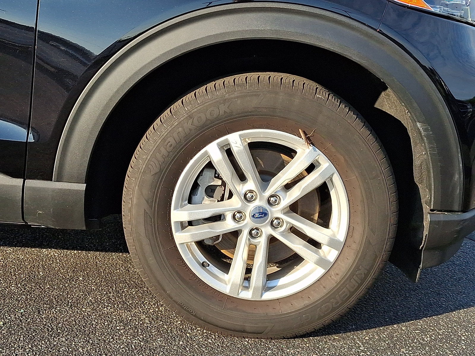 Used 2024 Ford Explorer XLT AWD/4WD image 8
