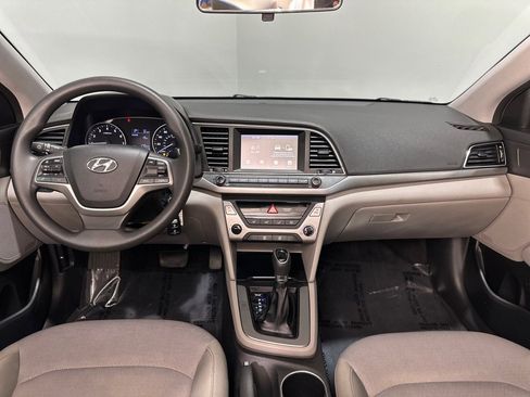 Used 2017 Hyundai Elantra SE image 13